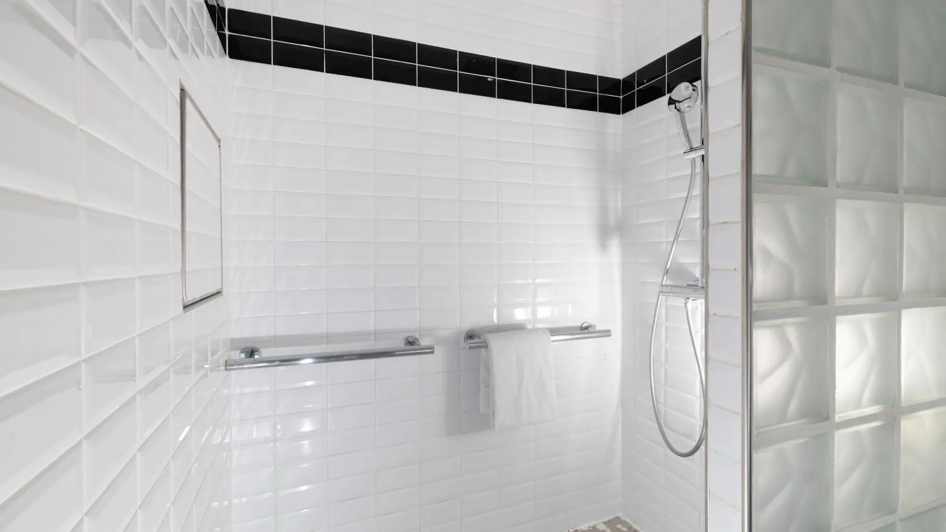Wyld Saint Germain Hotel 3*